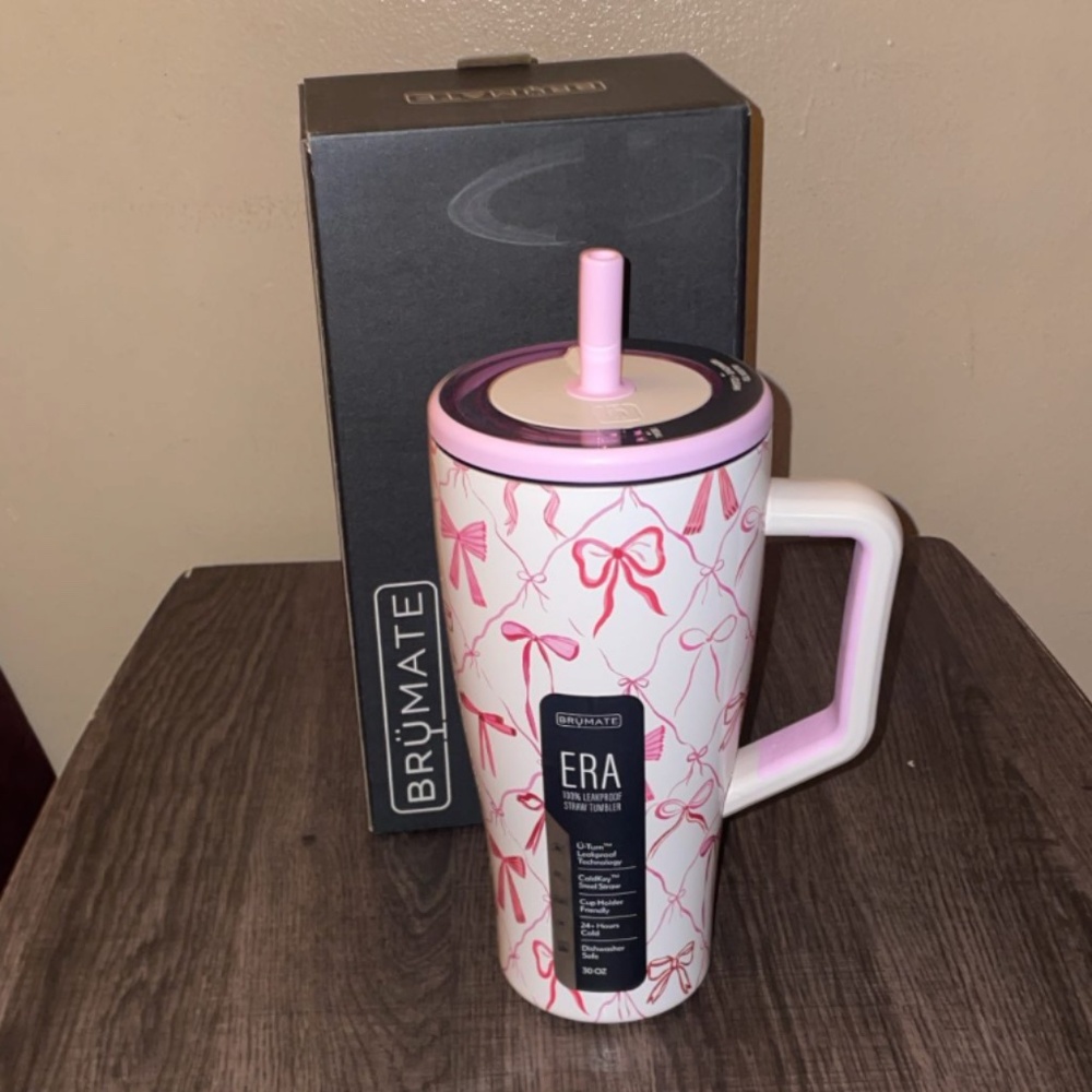 Brumate- 30 era tumbler- Bows (SOLD OUT)